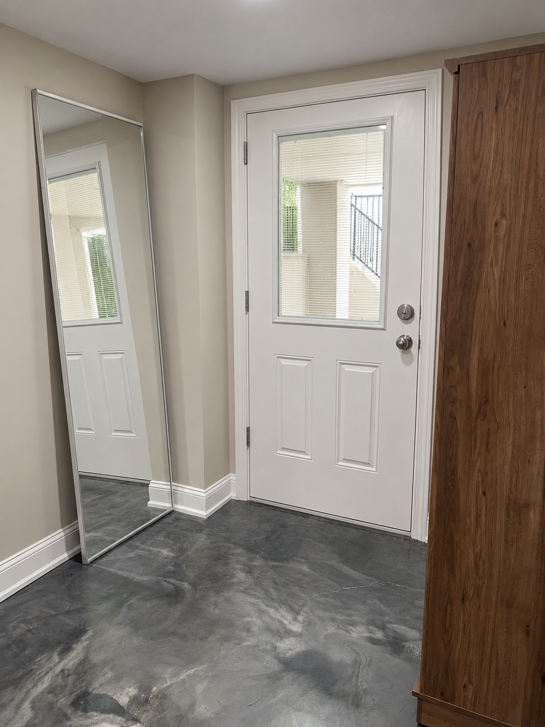 Fully-Furnished, Private English Basement Apartment 5 minutes from Medstar Washington Hospital Cente - Photo 5