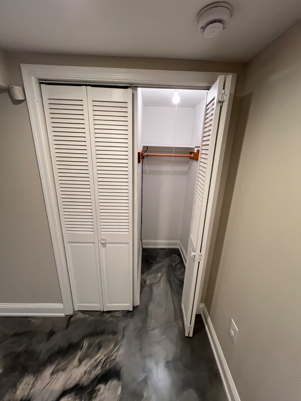 Fully-Furnished, Private English Basement Apartment 5 minutes from Medstar Washington Hospital Cente - Photo 7