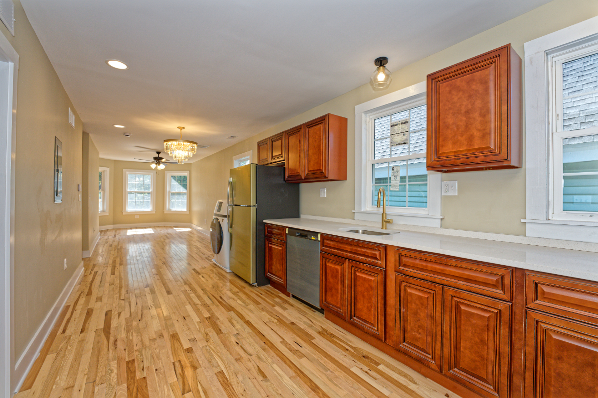 Completely Updated Rooms with new furniture home luxuries - Photo 8