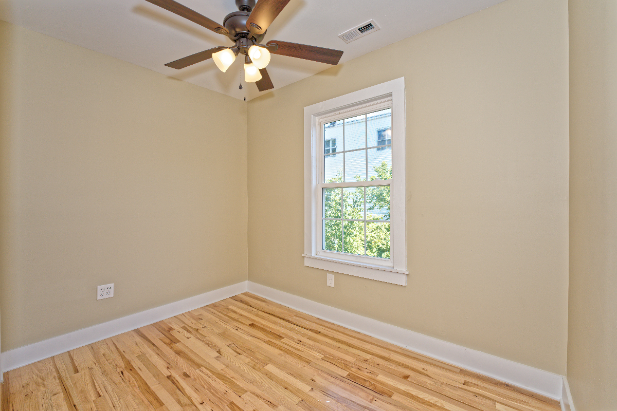 Completely Updated Rooms with new furniture home luxuries - Photo 11