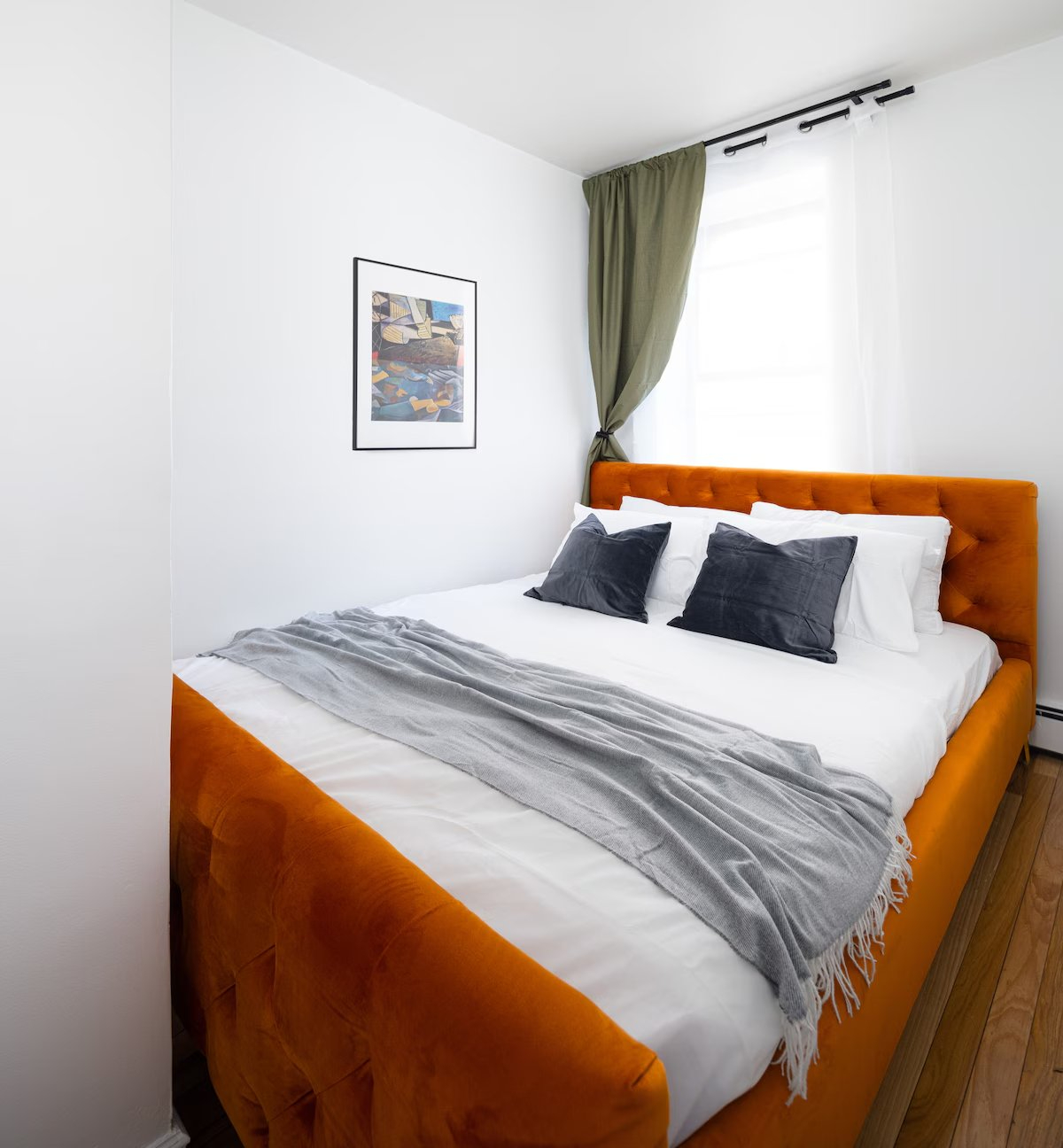 Spacious 3BR Retreat Near Times Square + 2 Baths & In-Unit W/D - Photo 9