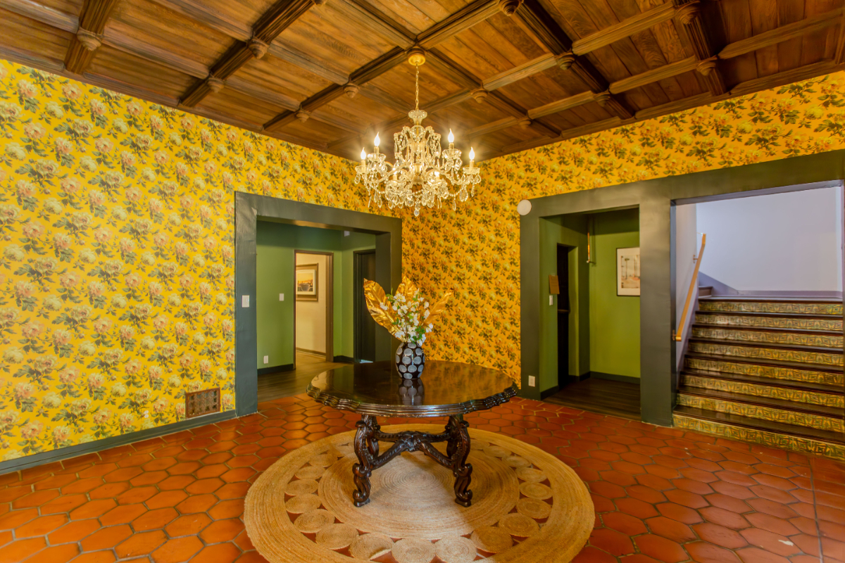 Furnished Rooms Across from UCLA Utilities Incl. (Women's Residence) - Photo 3