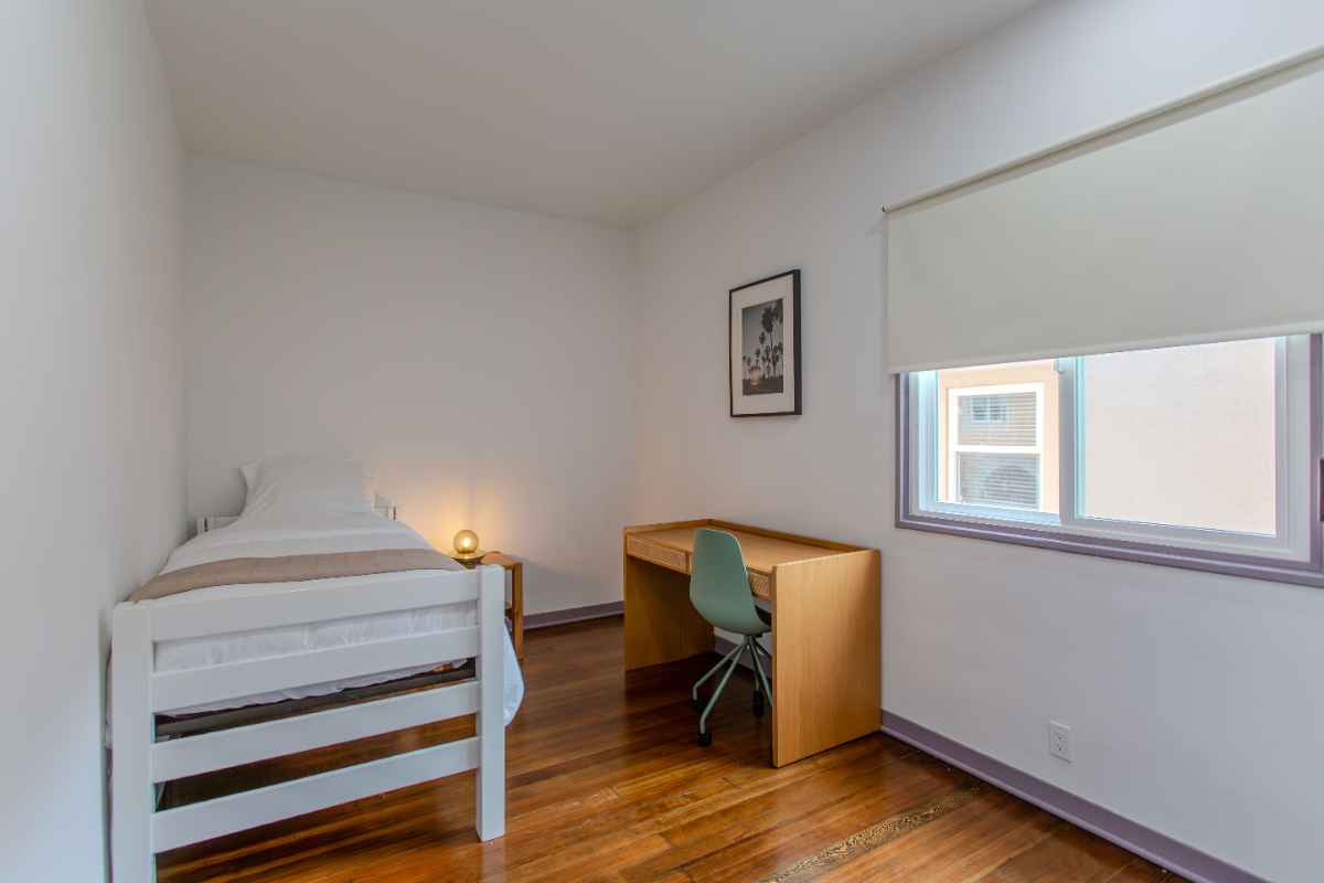 Furnished Rooms Across from UCLA Utilities Incl. (Women's Residence) - Photo 6