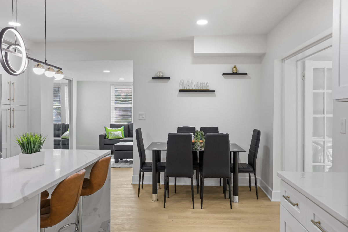 Modern 5BR Retreat Near OHare & Rosemont - Photo 4