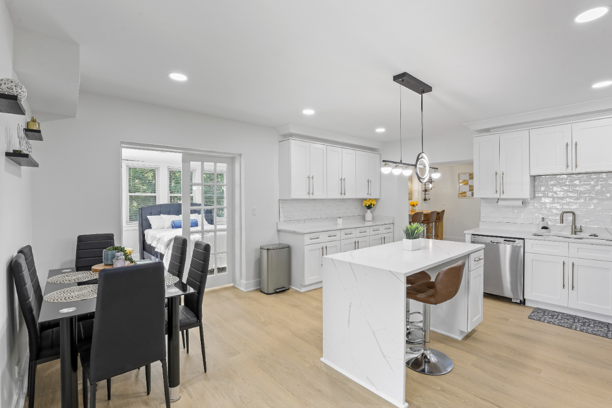 Modern 5BR Retreat  Near OHare & Rosemont - Photo 8