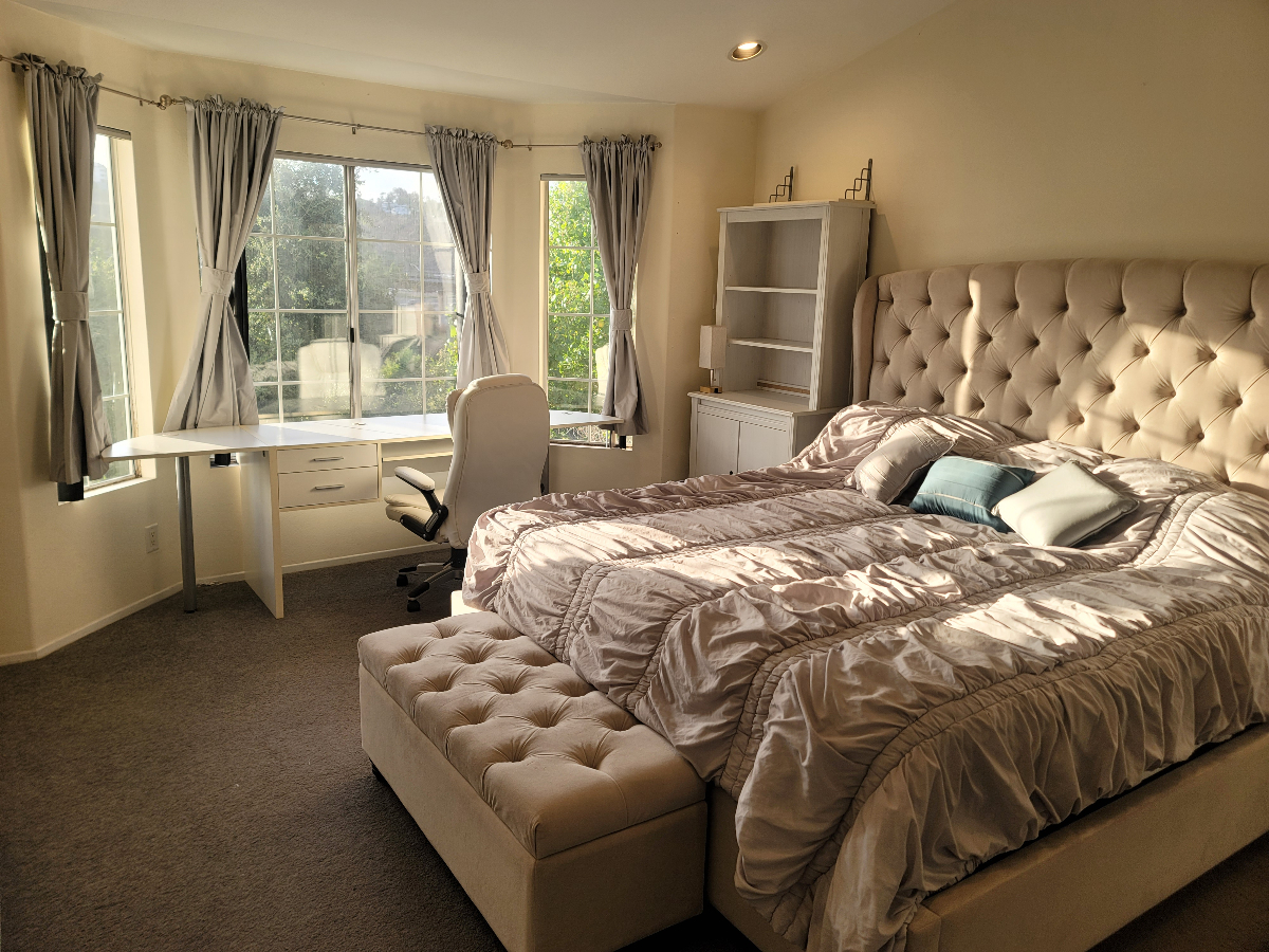 Top Floor Corner Unit - River Views, Pool, Hot Tub, Gym, Gated Parking - Photo 2