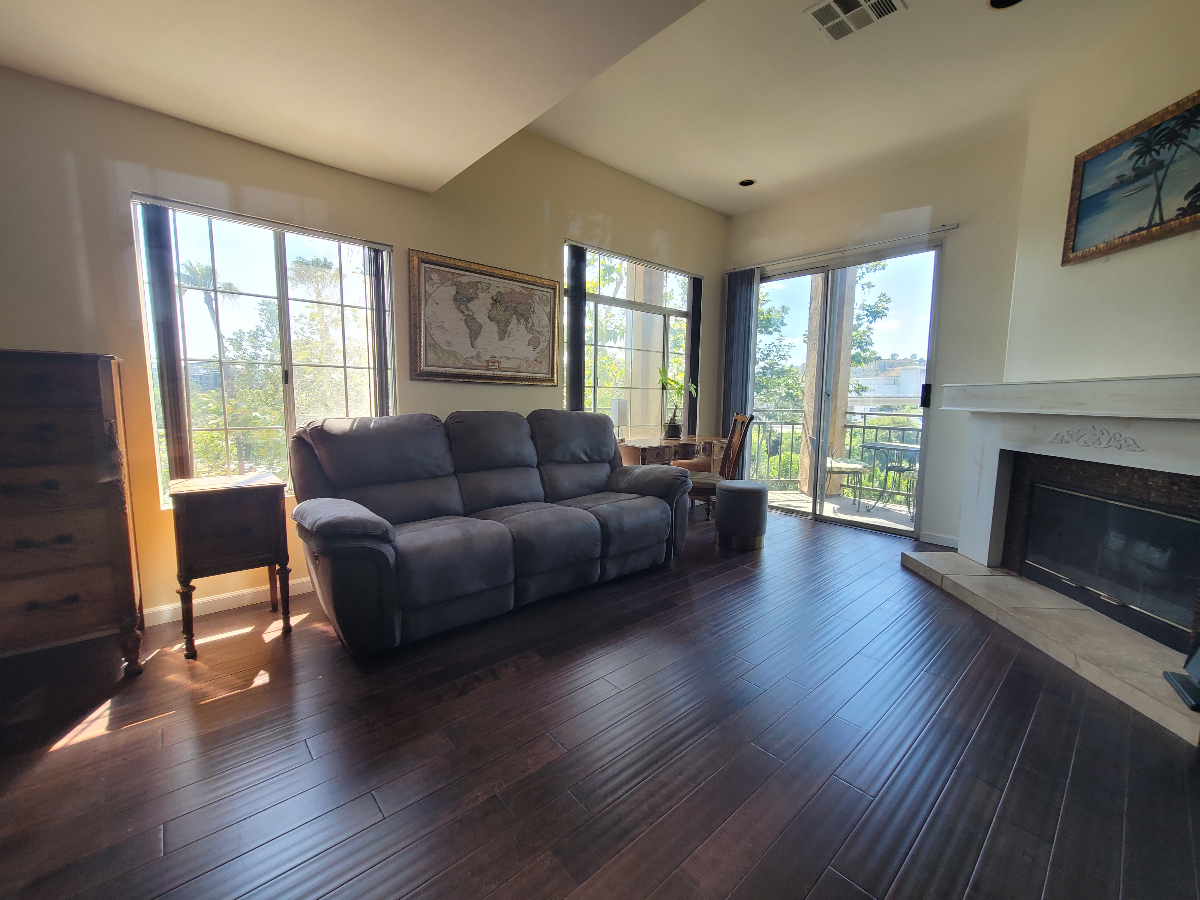 Top Floor Corner Unit - River Views, Pool, Hot Tub, Gym, Gated Parking - Photo 3