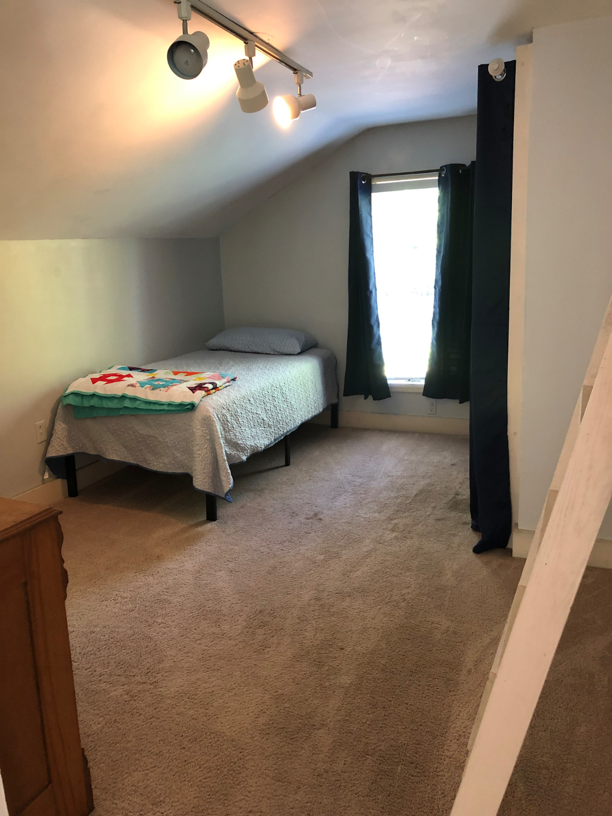 Creekside Farmhouse with vintage charm! - Photo 8