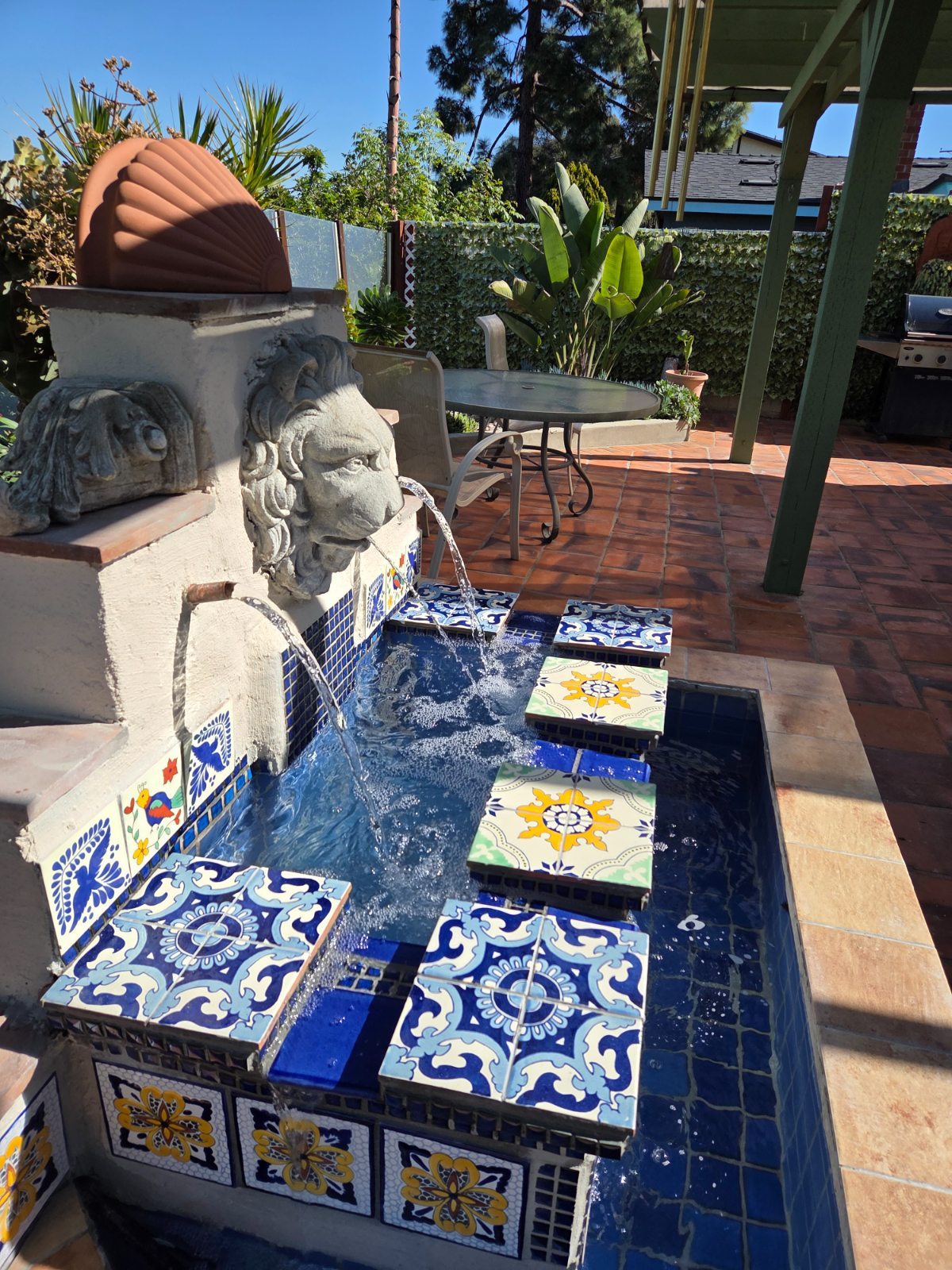 $1800. utility included STUDIO,KITCHENETTE /PRIVATE ENTRANCE/,BATHROOM/FURNISHED - Photo 1
