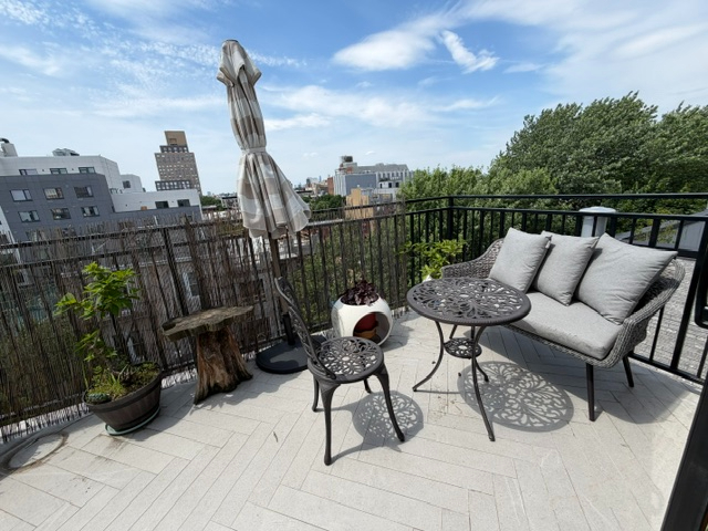 Bright Bushwick Room with Private Bath and Manhattan Views - Photo 8