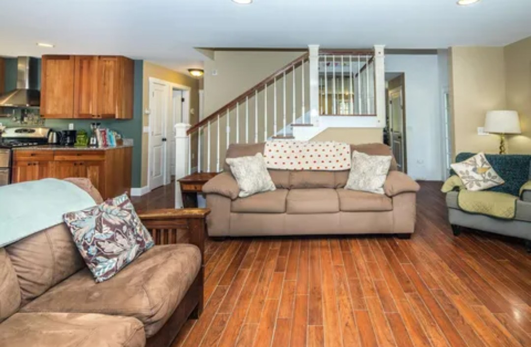 Quiet Furnished Apartment With Bonus Room Near Hospitals, University & Lake Bomoseen - Photo 2