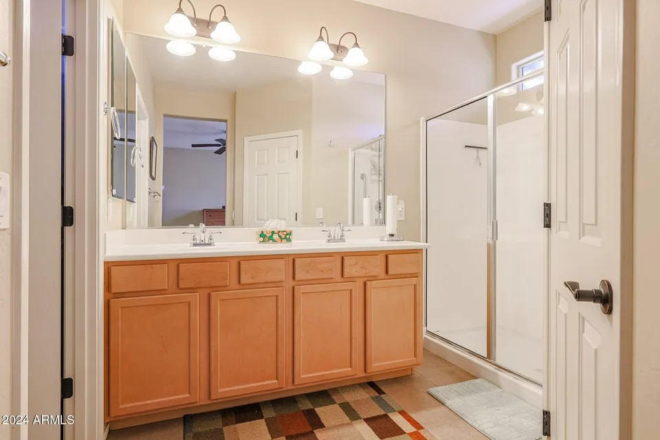Quiet 2BR plus office in gated Goodyear community - Photo 2