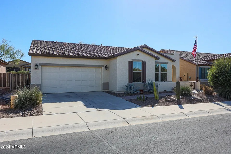Quiet 2BR plus office in gated Goodyear community