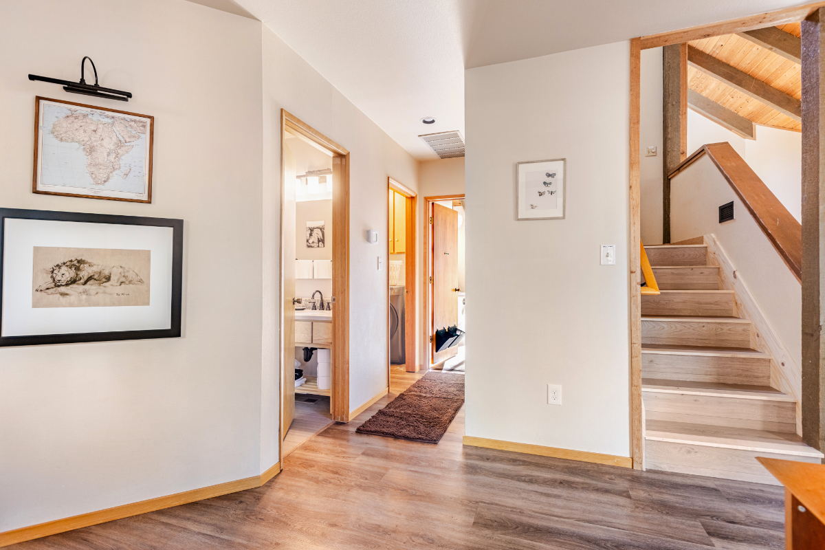 Sunriver Chalet Near SHARC, Trails & The Village // 20 Minute Drive to Bend, Oregon - Photo 4