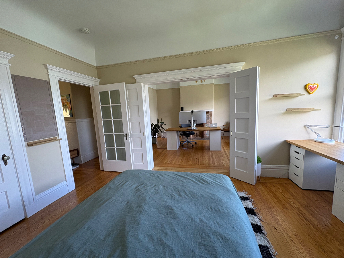 Sunny Bedroom/Office in the Haight - Photo 3
