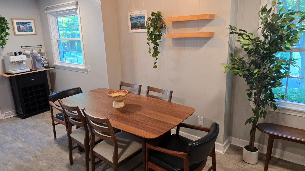 Newly Furnished 3BR Home with Office, Finished Basement & Utilities Included - Photo 5