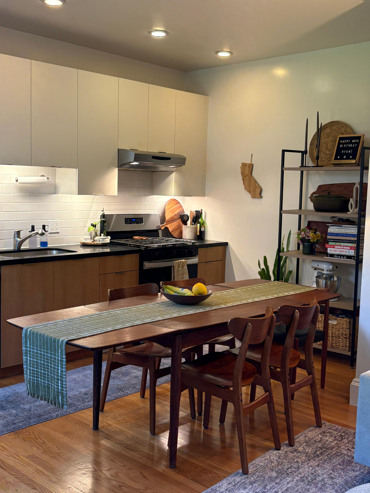 Sunny, Charming 2 Bedroom Backyard Cottage Near Dolores Park, in Walkable Neighborhood - Photo 3