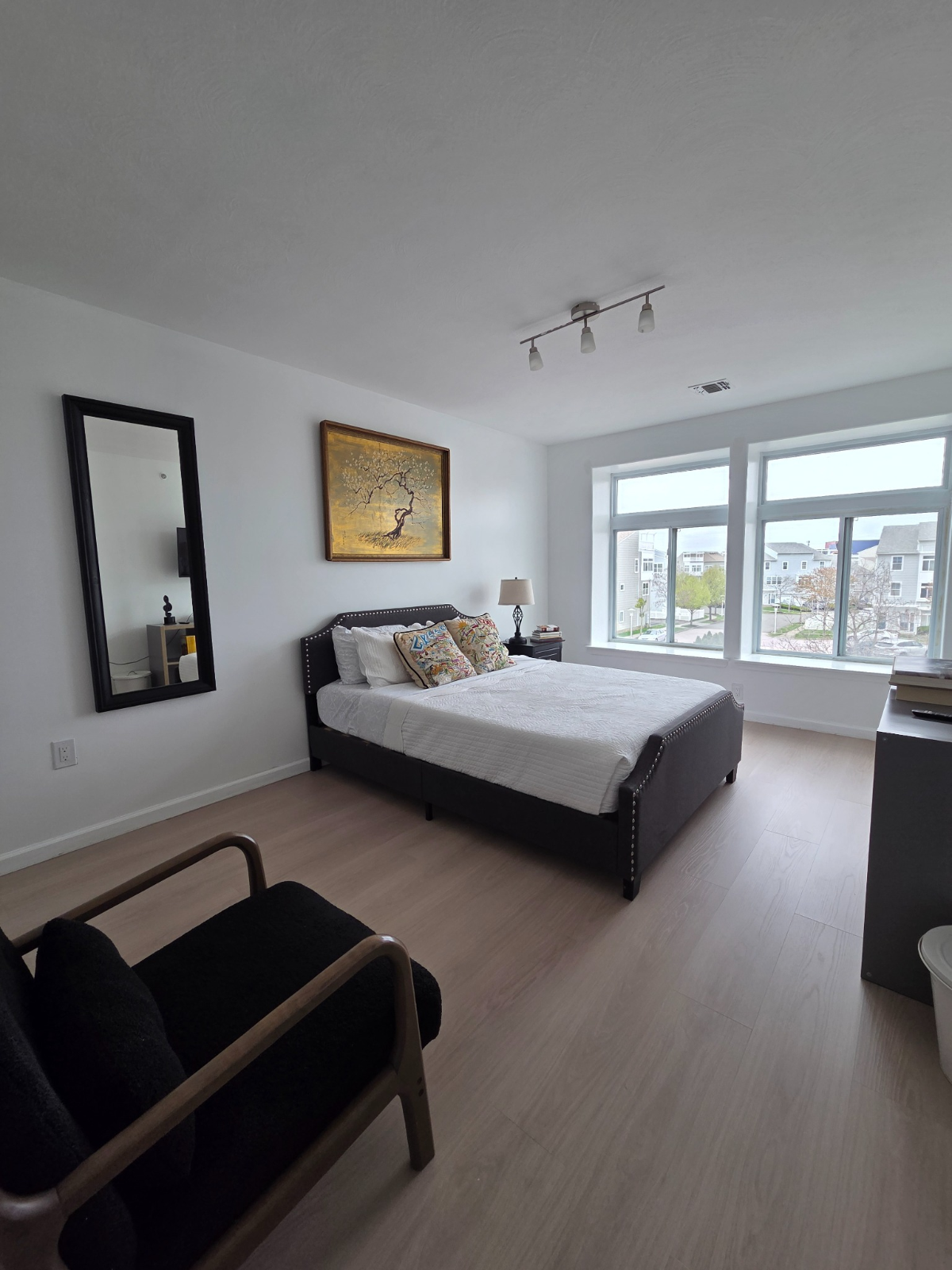 Ocean View Professional Housing Near Beach, Transit & Hospitals - Photo 7