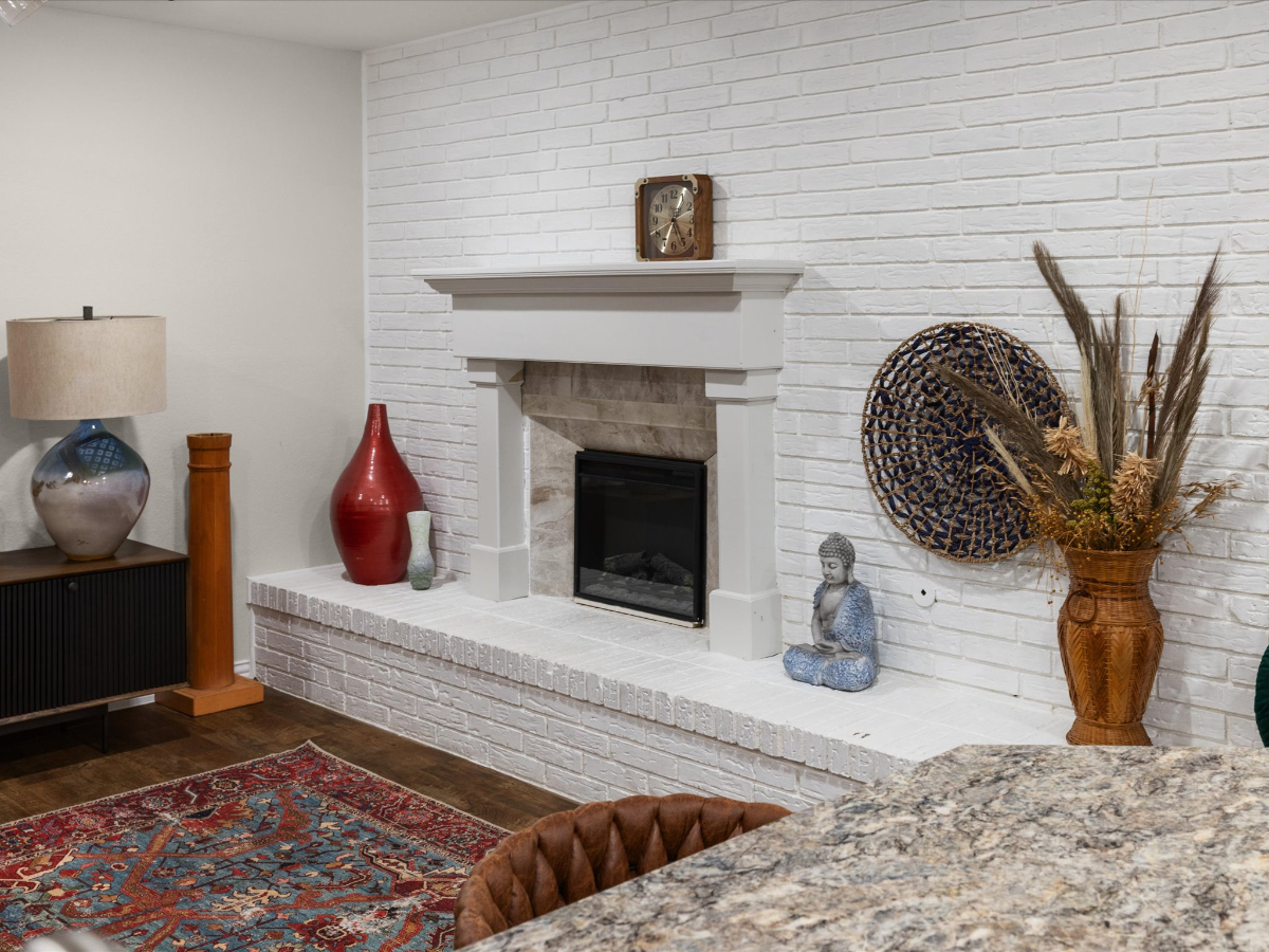 Spacious 3 Bed Mid-Century Home - Photo 7