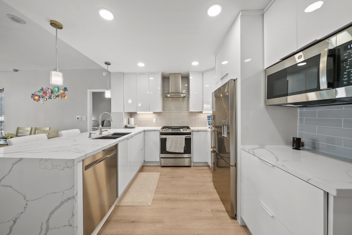 Little Italy (San Diego) High Rise View Condo (2bd 2ba) - Photo 2