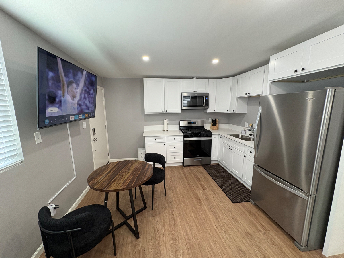 The Modern LA Retreat - Photo 4