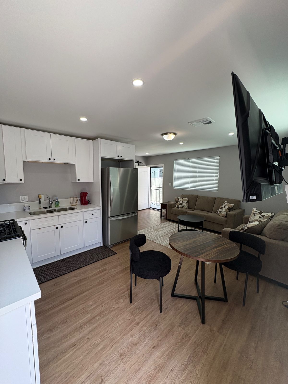 The Modern LA Retreat - Photo 5