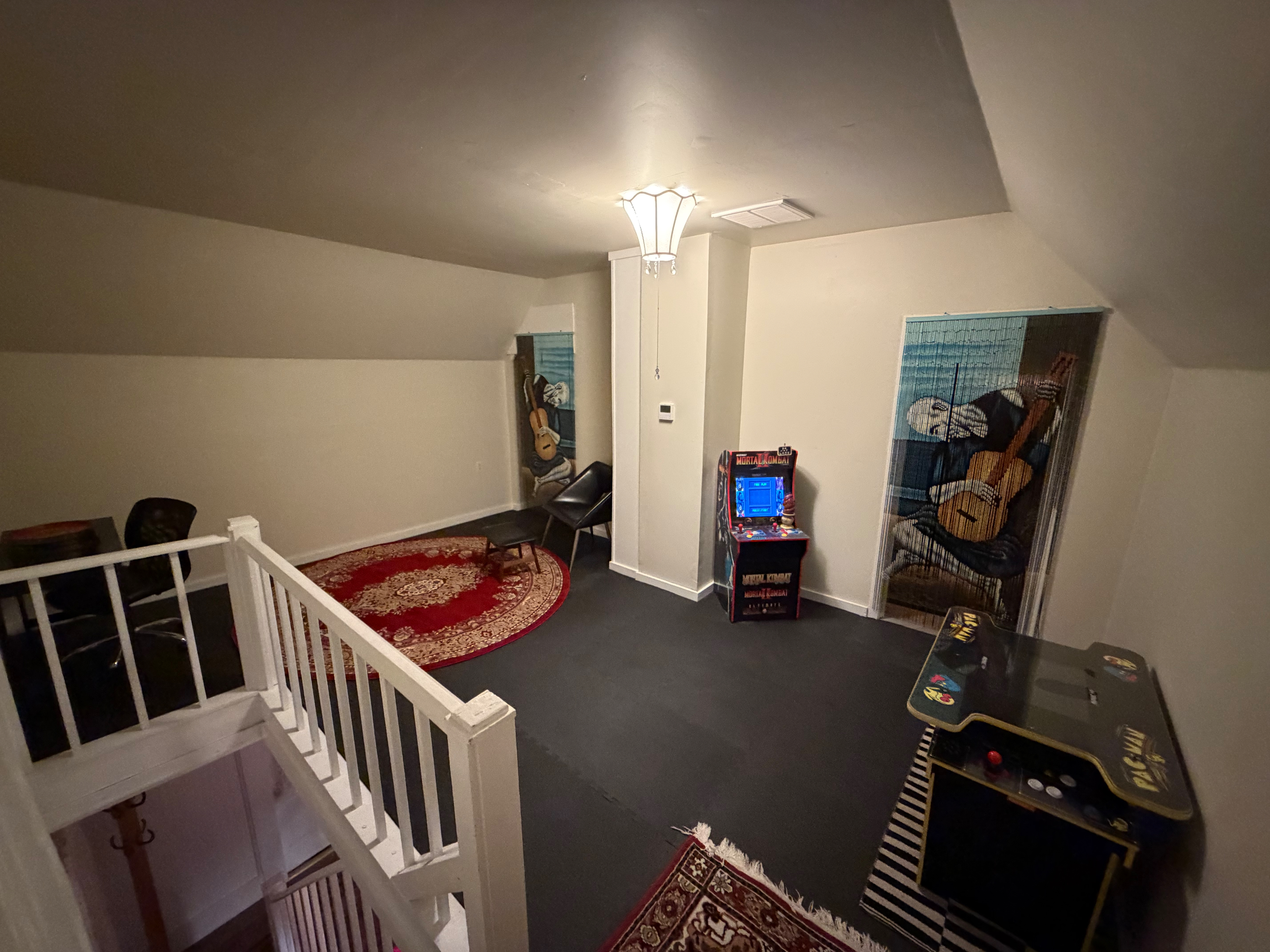 Large triplex close to the hospital and lake. - Photo 7