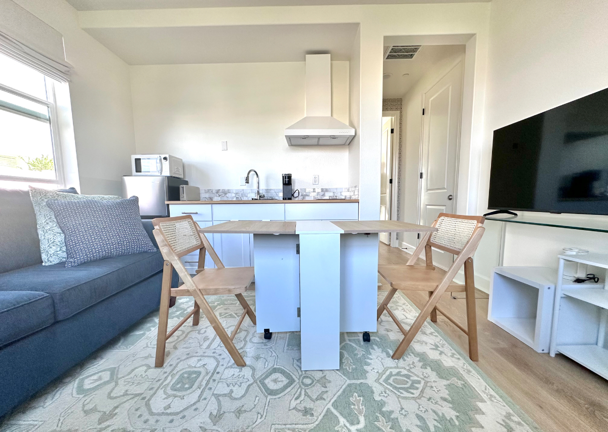 Lovely private 1 bedroom 1 bath in Ventura - Photo 5