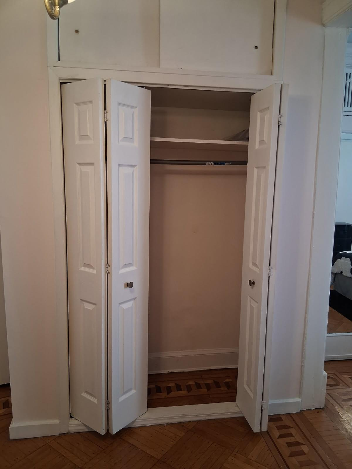 Spacious Furnished Room with Utilities Included Near Transit and Local Amenities - Photo 4