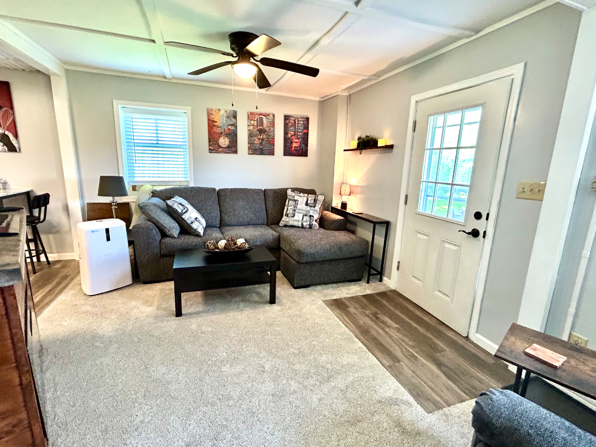 Immaculate 1 Bdr. Apartment with Private Yard and Free Offstreet Parking - Photo 11