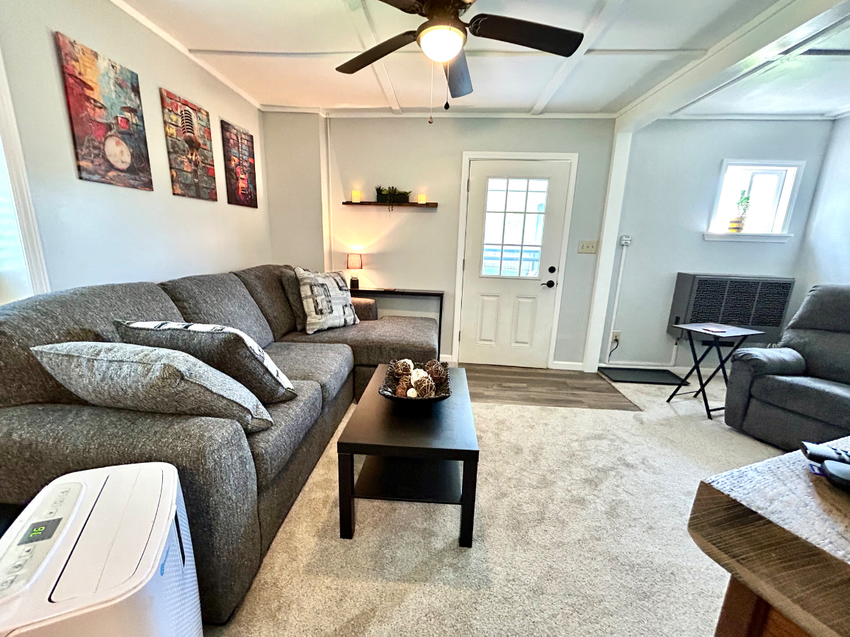 Immaculate 1 Bdr. Apartment with Private Yard and Free Offstreet Parking - Photo 12