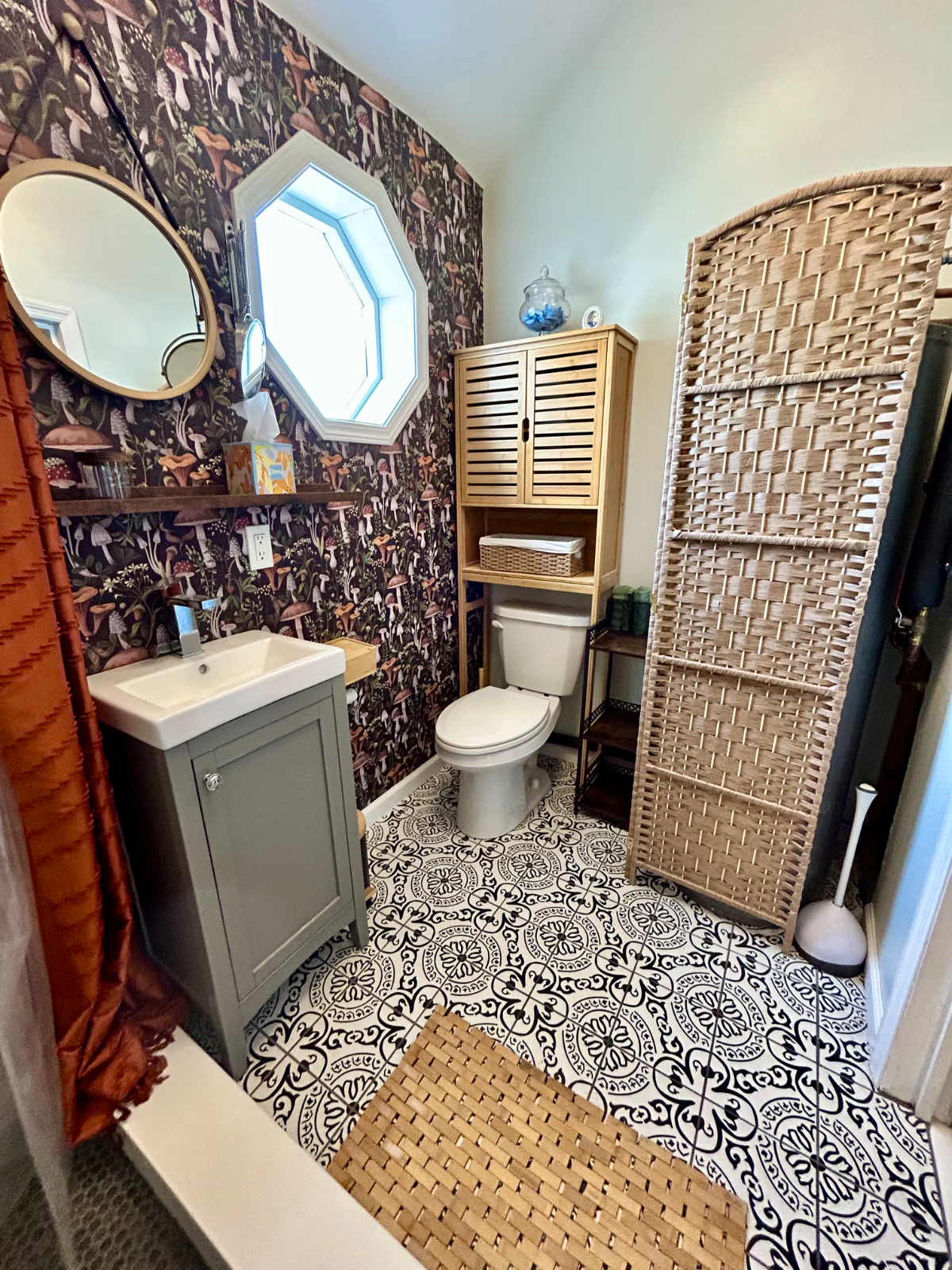 Immaculate 1 Bdr. Apartment with Private Yard and Free Offstreet Parking - Photo 3