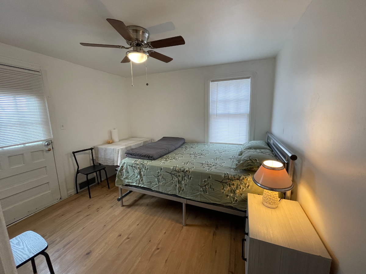 Spacious 4BR Home - 2 Full Baths - 10 Min to ECMC & Buffalo General - Parking & W/D - Photo 12