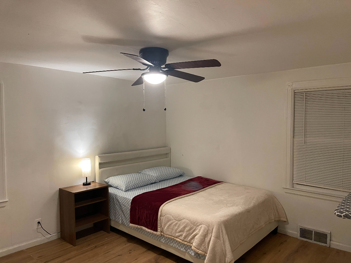 Spacious 4BR Home - 2 Full Baths - 10 Min to ECMC & Buffalo General - Parking & W/D - Photo 9