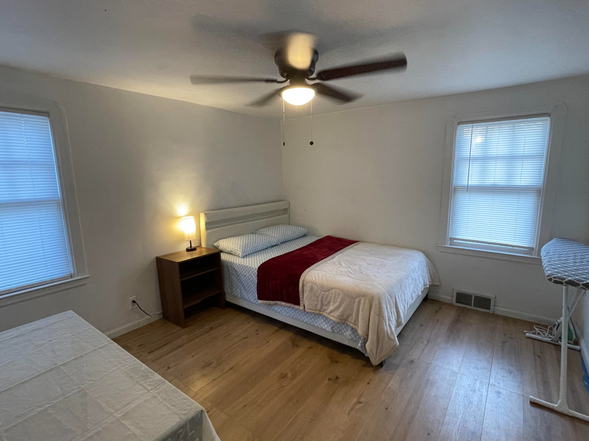 Spacious 4BR Home - 2 Full Baths - 10 Min to ECMC & Buffalo General - Parking & W/D - Photo 10