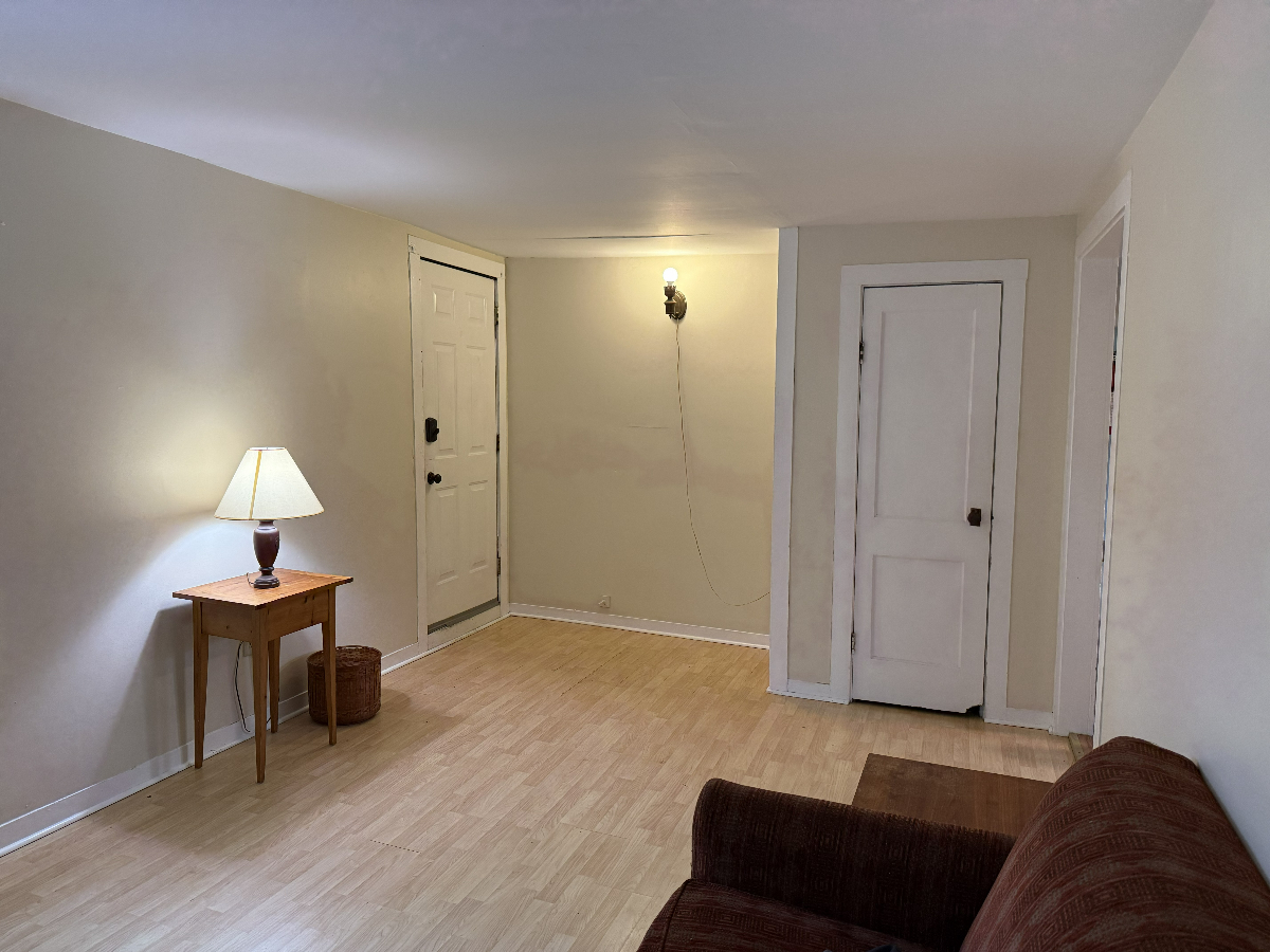 Second Floor Apartment in Old North End - Photo 2