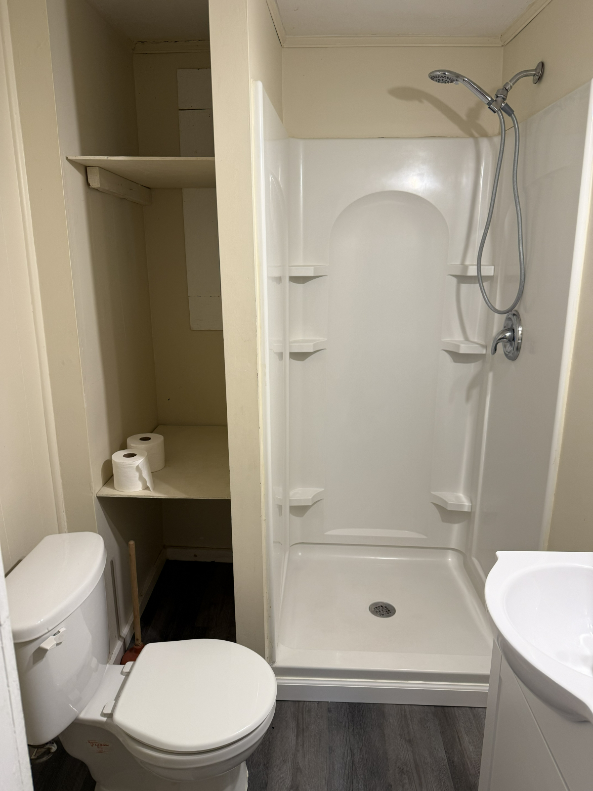 Second Floor Apartment in Old North End - Photo 9