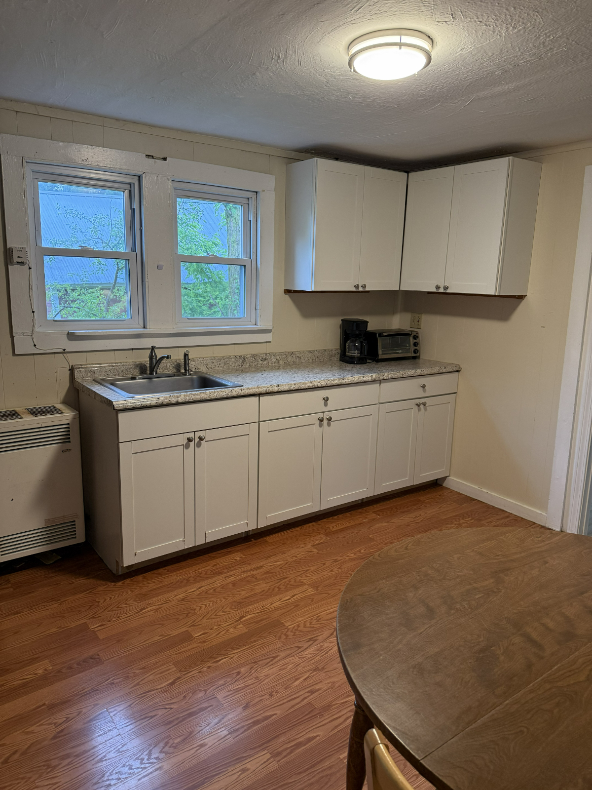 Second Floor Apartment in Old North End - Photo 8