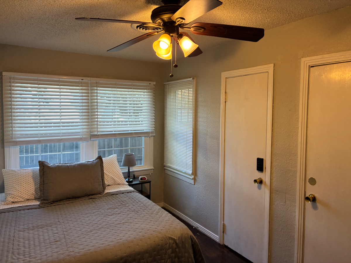 2bdrm near TTech and Covenant Med Center - Photo 8