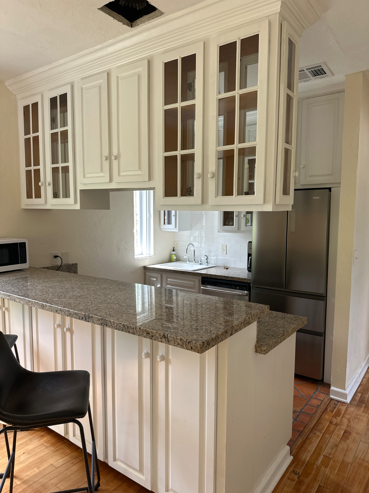 newly renovated Mediterranean cozy - Photo 4
