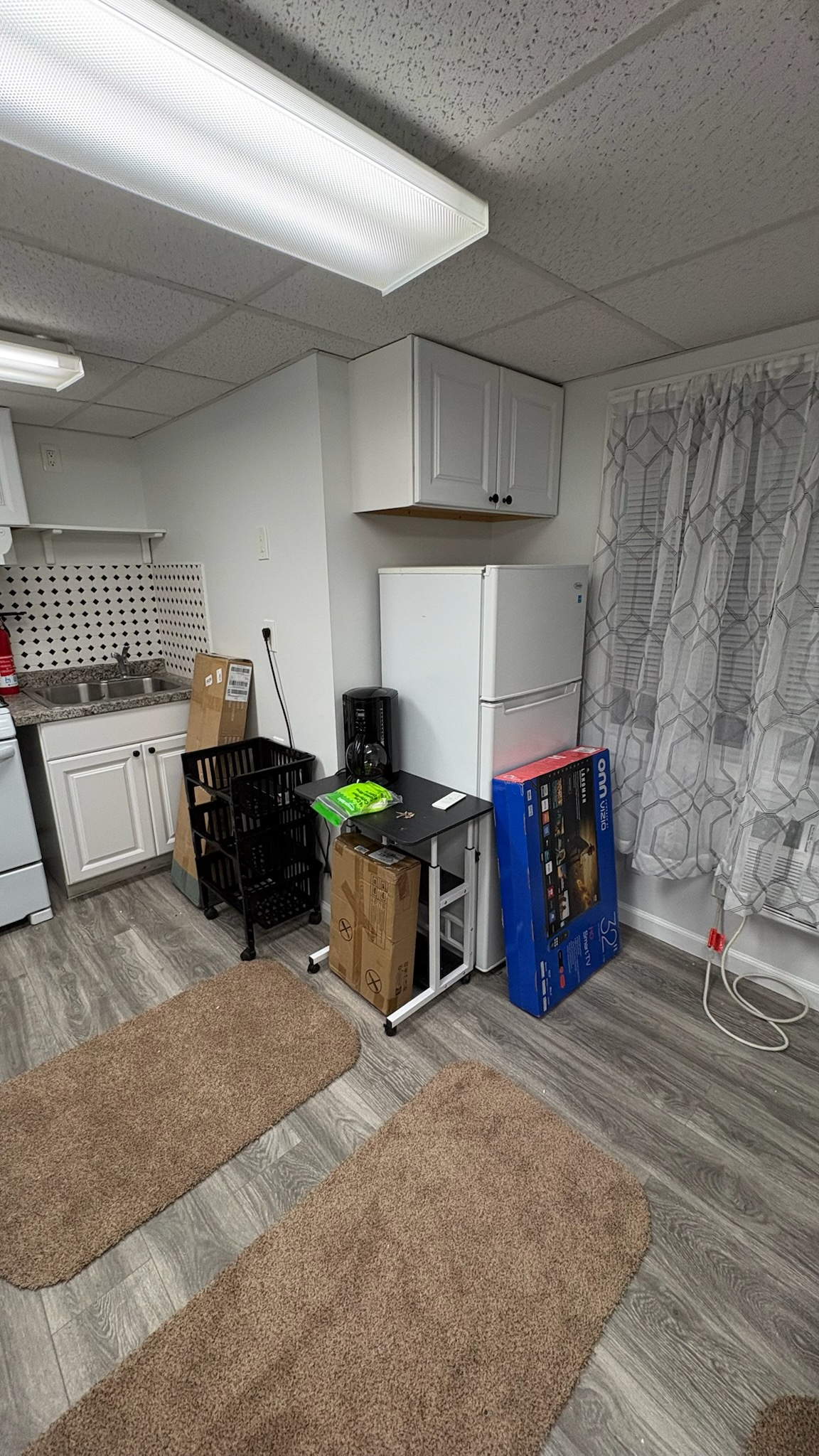 Quiet Furnished Apartment with Utilities Included in East Rockaway - Photo 5