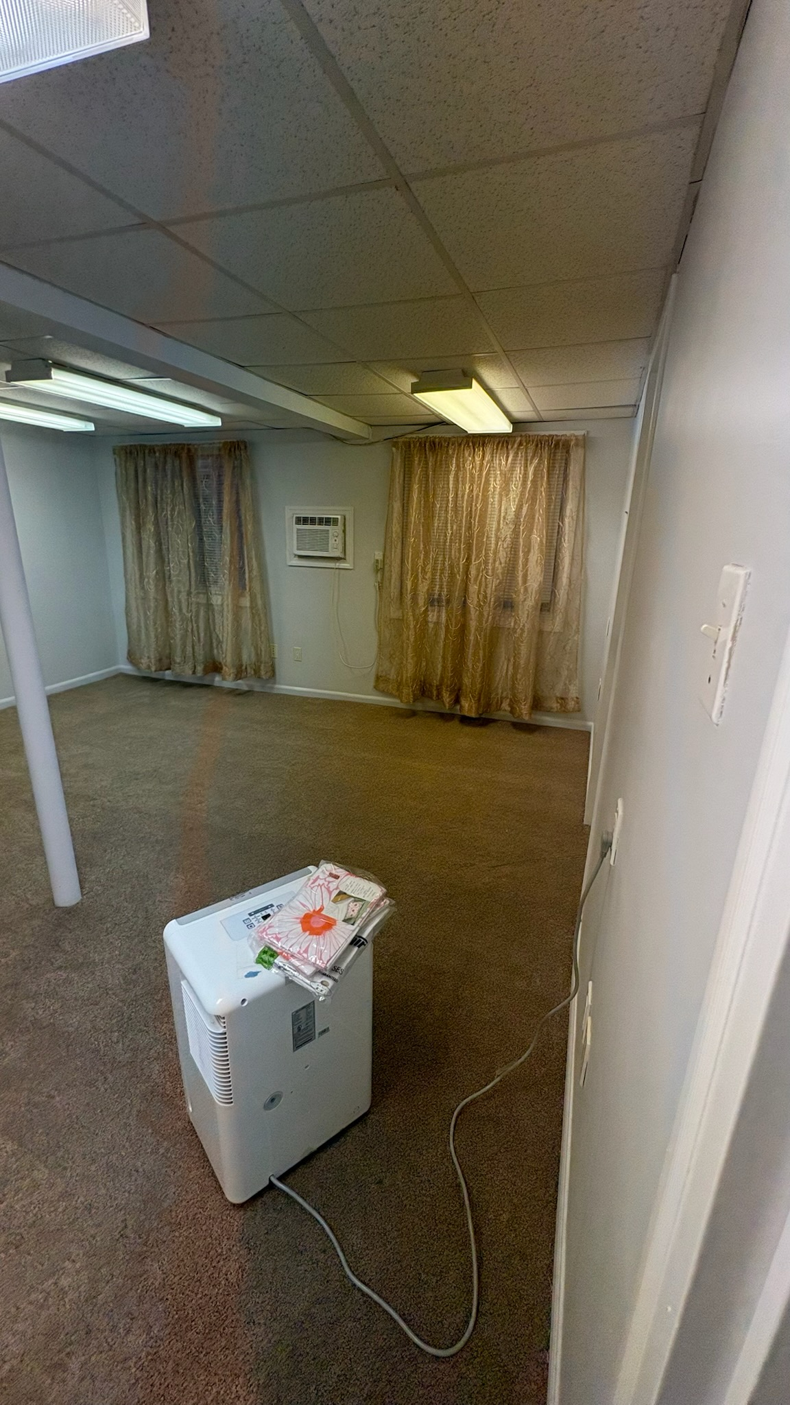 Quiet Furnished Apartment with Utilities Included in East Rockaway - Photo 10