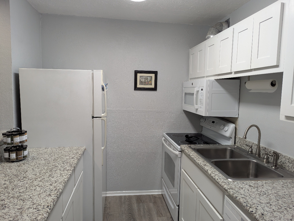 Comfort Meets Convenience - Stylish 2BR Condo with Remote Work Setup and Prime Location - Photo 3