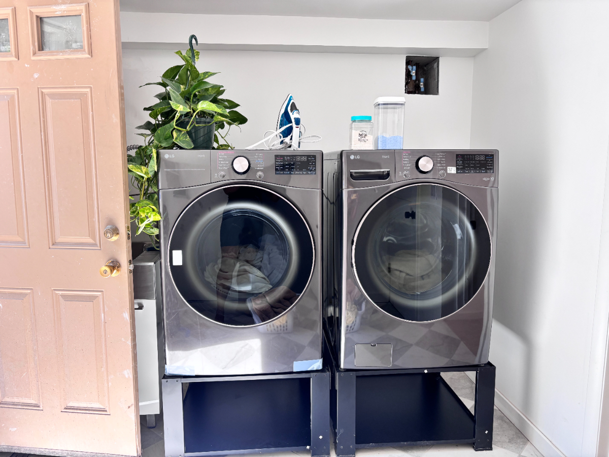 Private 1 bd suite with washer dryer and backyard access - Photo 5