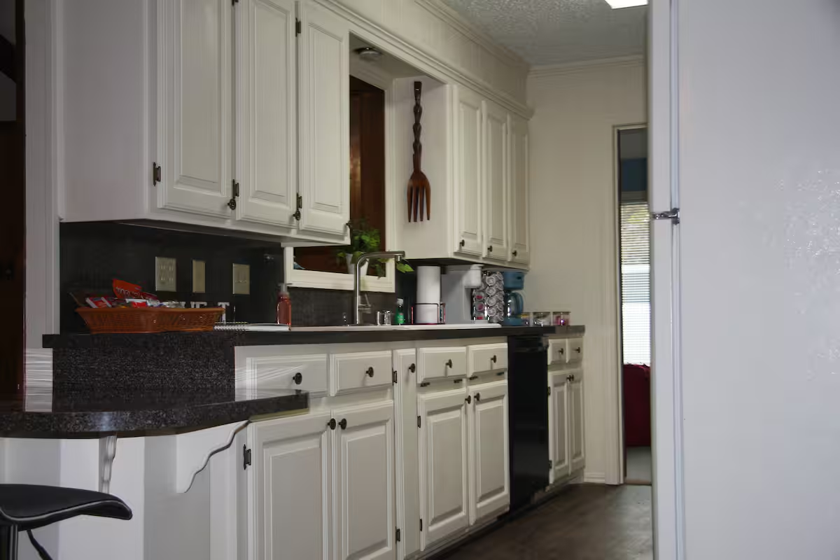 Spacious Family Retreat Near Texas Tech, Medical District & South Plains Mall - Photo 3