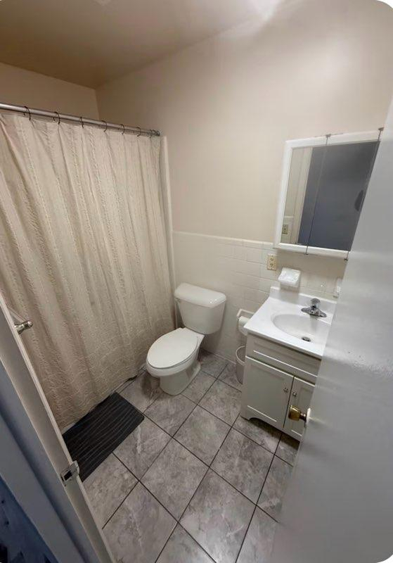 Fully Furnished 2BR Apartment with Utilities Included & Garage Parking - Photo 9