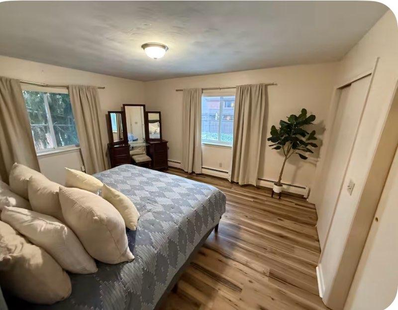 Fully Furnished 2BR Apartment with Utilities Included & Garage Parking - Photo 7