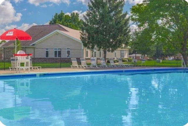 Fully Furnished 2BR Apartment with Utilities Included & Garage Parking - Photo 10