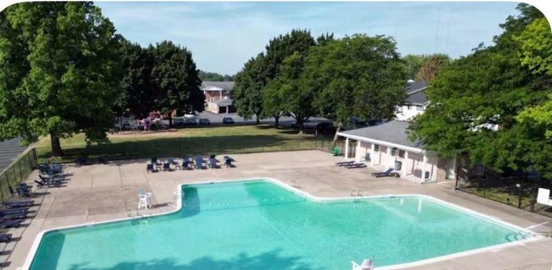 Fully Furnished 2BR Apartment with Utilities Included & Garage Parking - Photo 11