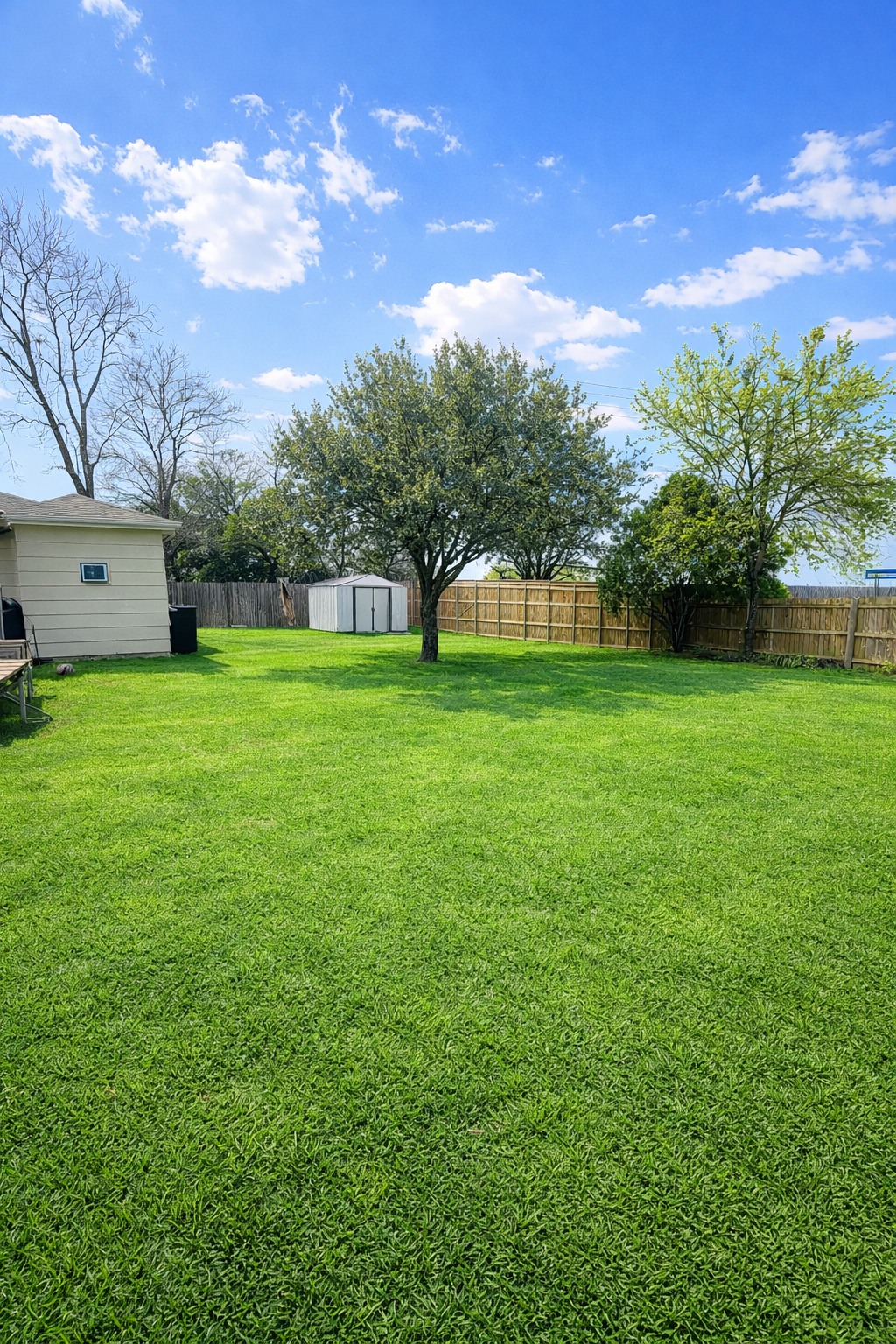 Golf Course Living Near Texas A&M - Fully Furnished 4 Bd 3 Bath Home - Photo 4